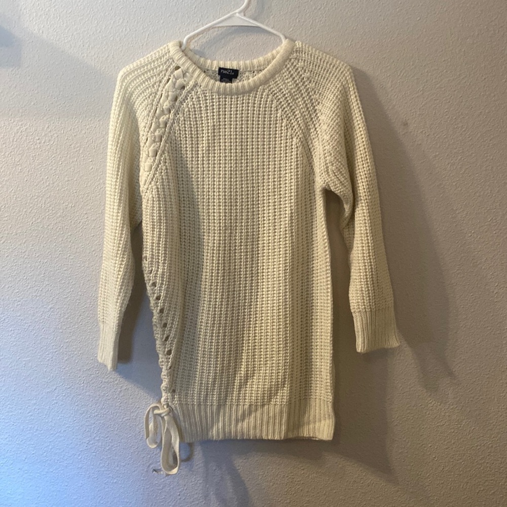 Rue 21 knitted sweater with tie side size small